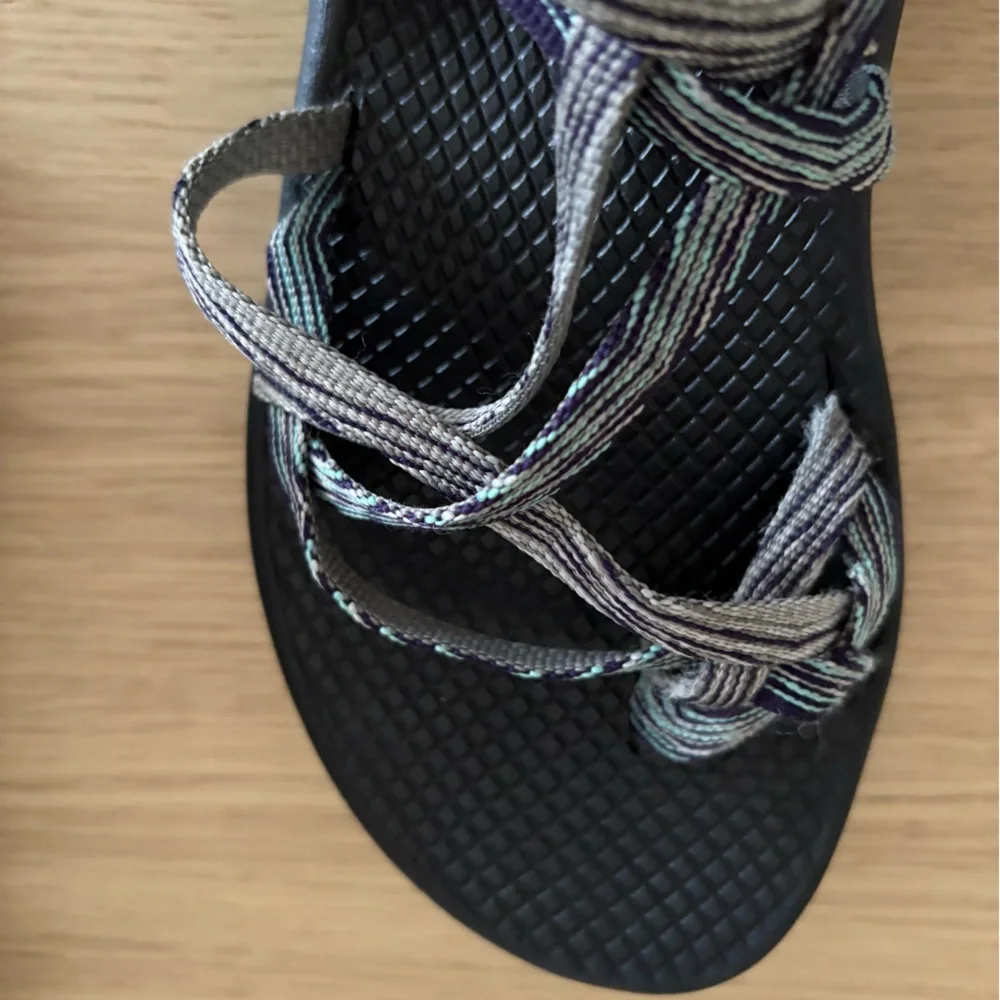 Chaco Z/2 Classic Black White Strappy Toe Loop Hiking Sandals Size 7